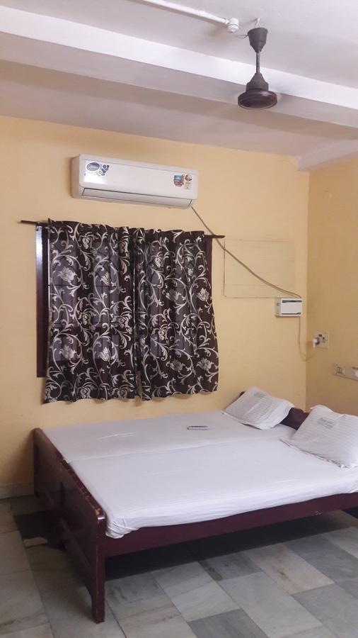 Raamlaxmi Guest House Chennai Esterno foto
